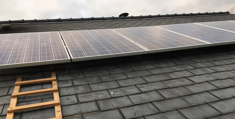 Pose panneaux photovoltaïques Ⓒ 2019 Futur Eco Habitat