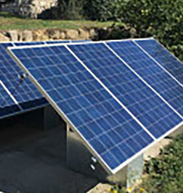Panneaux photovoltaïques au sol Ⓒ 2019 Futur Eco Habitat
